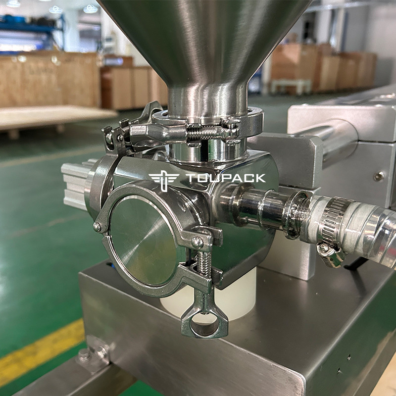 Automatische stokzak Kleine zak mondwater wassen Vloeibare smeermiddelen Verpakkingsmachine Vloeibare weeg- en verpakkingssysteem