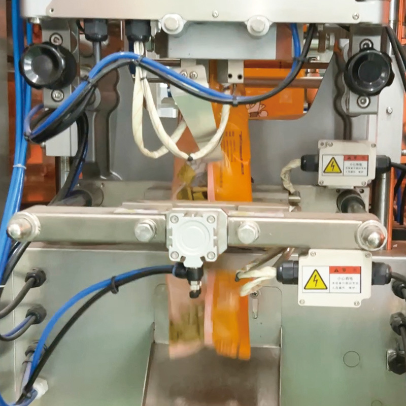 Hoogwaardige Verticale Automatische Kwantitatieve Deeltjes Snackvoedsel Verzegelings-, Vul- en Verpakkingsmachine VFFS Weeg- en Verpakkingsmachine