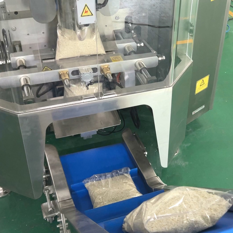 Automatische gedroogde durian, gedroogde banaan, appelschijfjes, plastic kussenverpakkingsmachine, verticale verpakkingsmachine voor vriesgedroogd fruit, gewicht